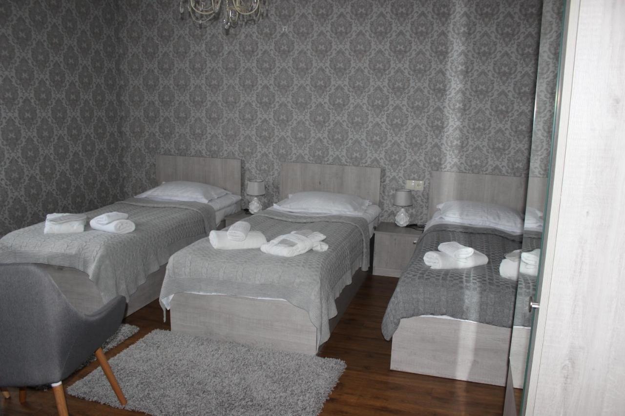 ホテル Golden Star Kazbegi エクステリア 写真