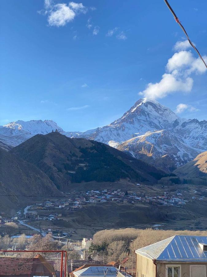 ホテル Golden Star Kazbegi エクステリア 写真