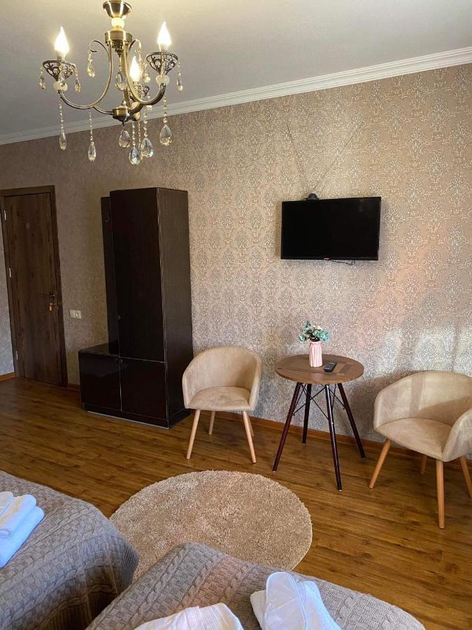 ホテル Golden Star Kazbegi エクステリア 写真