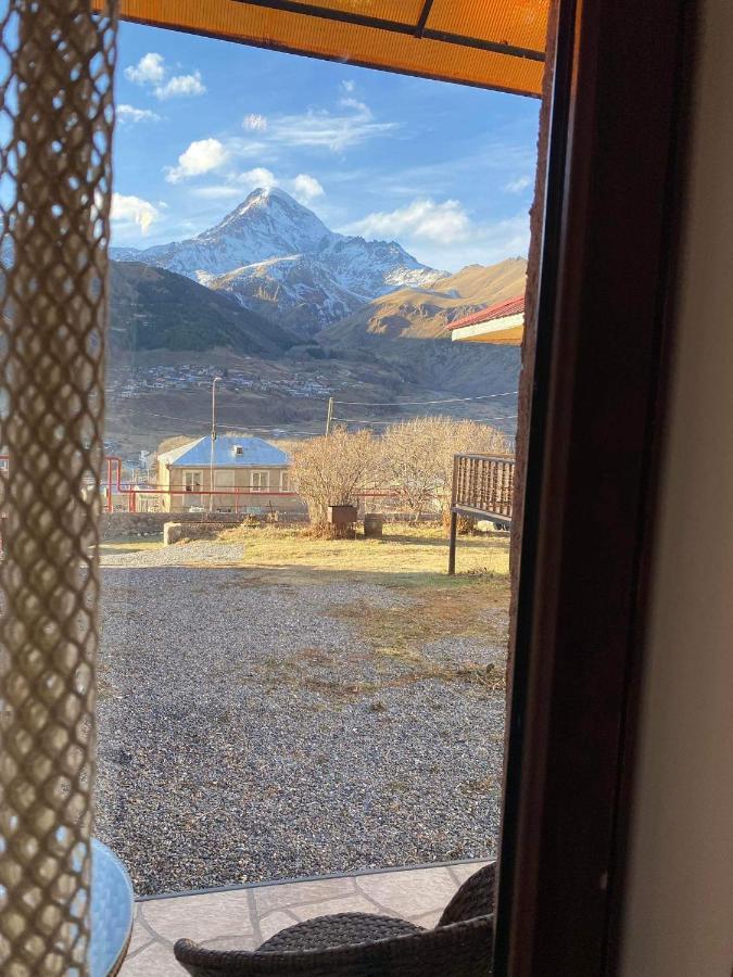 ホテル Golden Star Kazbegi エクステリア 写真